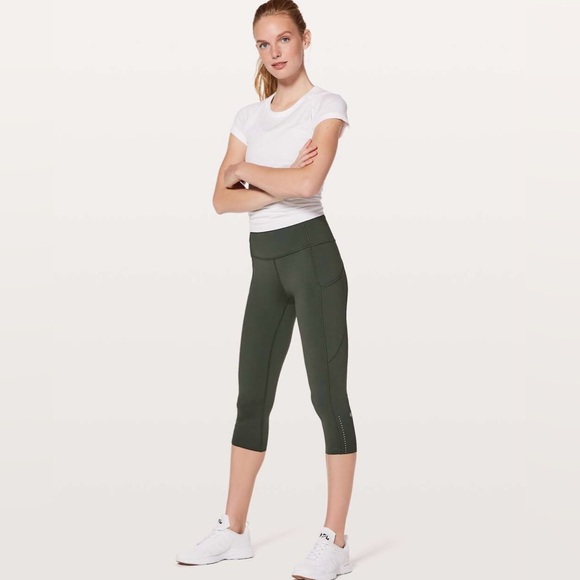 Lululemon Fast & Free Crop II Nulux 19" Size 12 - Picture 1 of 7
